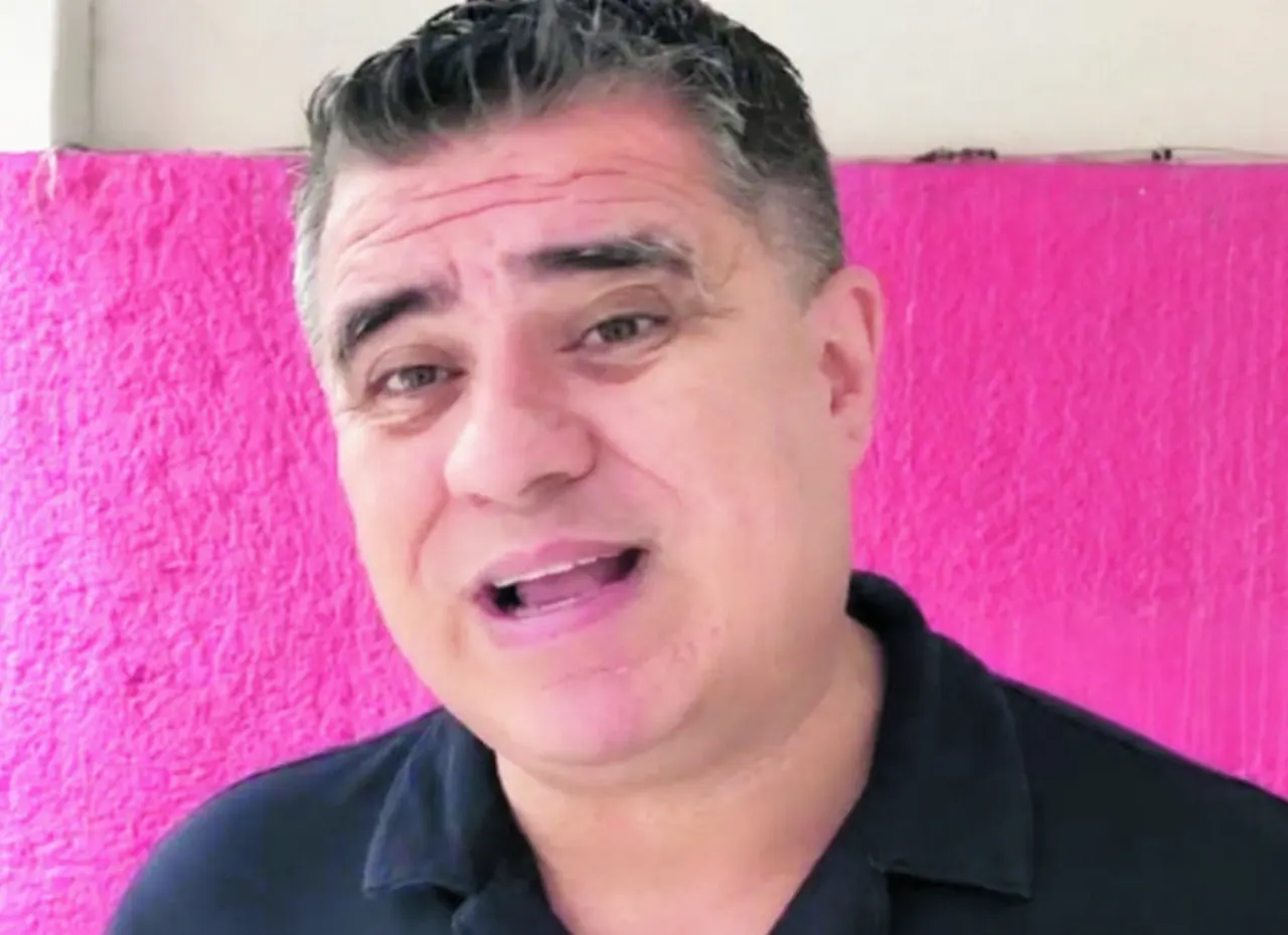 EL “MAGO” DE LA PAPELERÍA